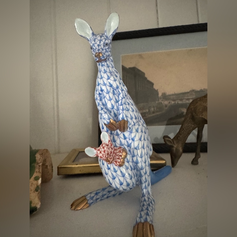 Herend Blue and Rust  Kangaroo mama and baby Figurine with 24K gold detail - Picture 7 of 11